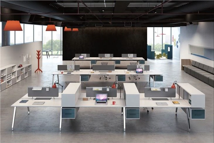 Bureau contemporain en forme de J